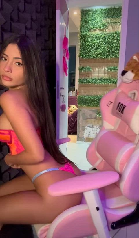 babe big ass brazilian gamer girl long hair gif