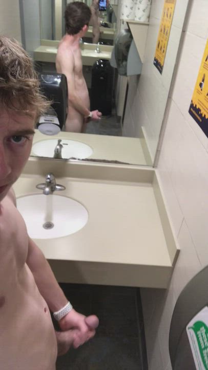 Nothing beats jerking off in my dorms bathroom