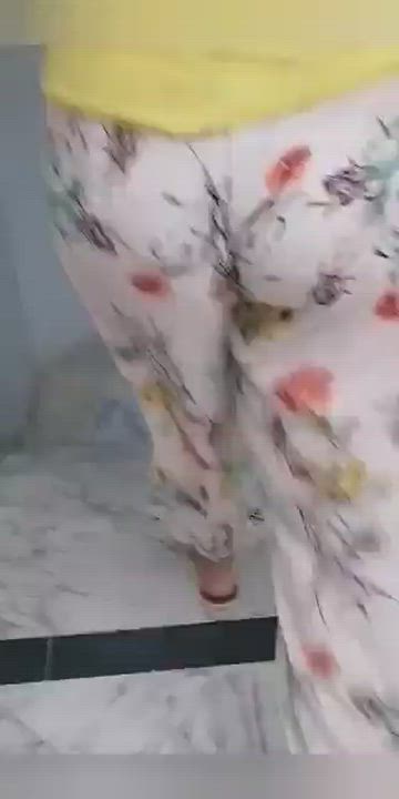 My cosuins ass If you want more content upvote for more