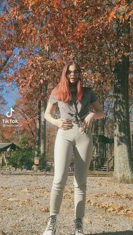 TikTok White Girl r/NSFWFunny gif