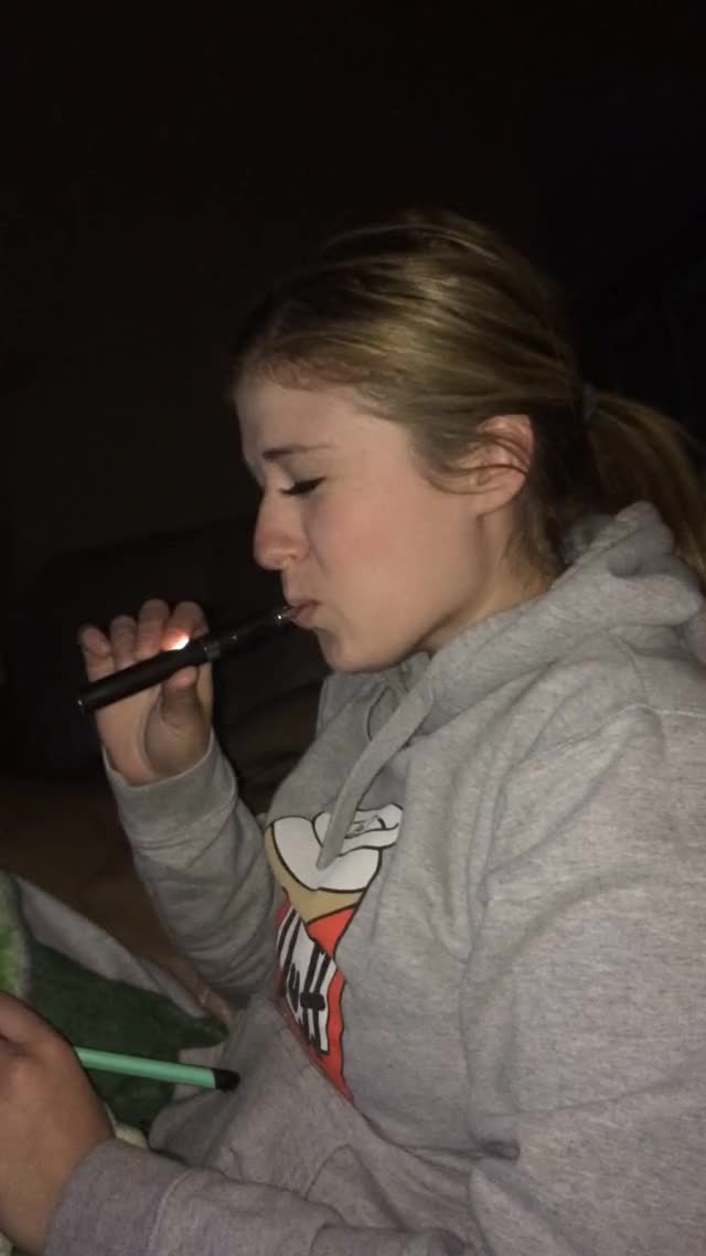 Vape Queen Alex