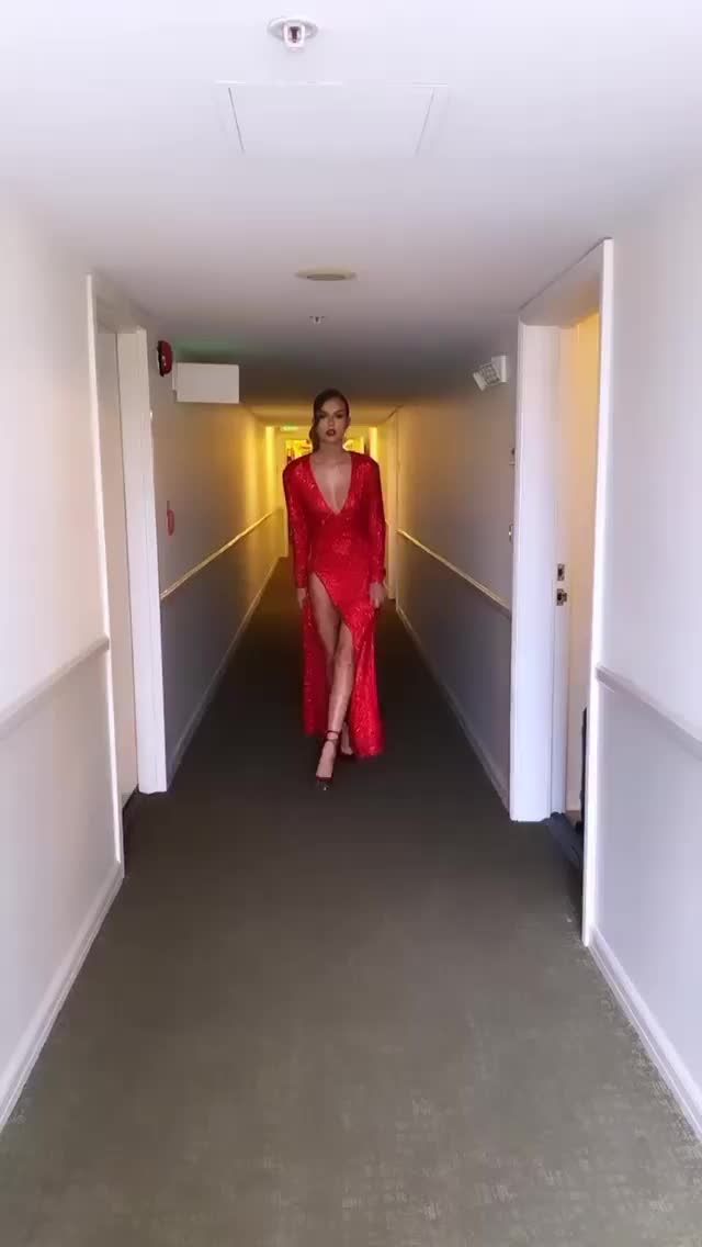 Josephine Skriver gif