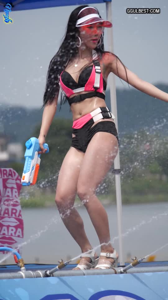 Black Bunny Hana wet bikini .gif