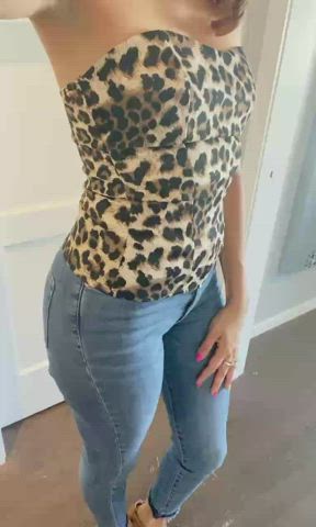 An outfit form last year when I had short hair and tight jeans on!