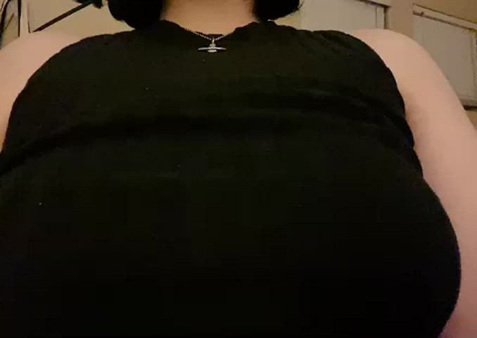 [oc] thai wifey sending you lewd videos while you’re at work ♡