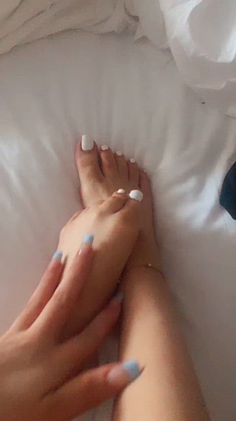 feet feet fetish nails toes gif