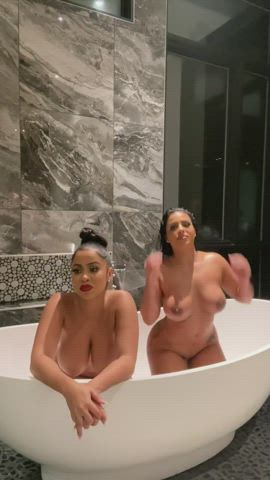 Bathtub Big Tits Ebony Latina Lesbian Naked Pretty Tits gif