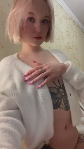 Big Nipples Blonde Natural Tits Shaved Pussy Short Hair Small Nipples Small Tits