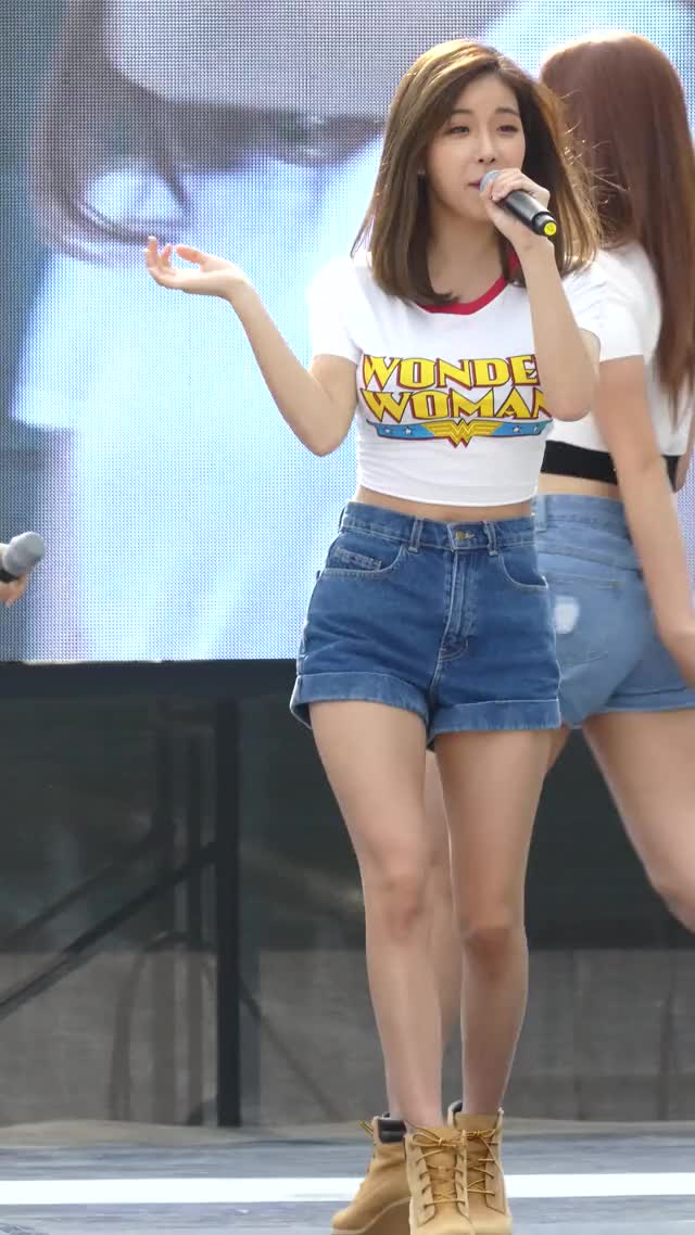 160521 Hyunyoung shake (Tell me tell me)