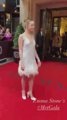 Cleavage Emma Stone Natural Tits gif