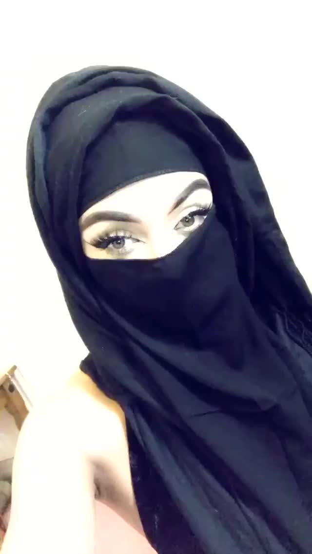 Nijabi Hijabi Boobs