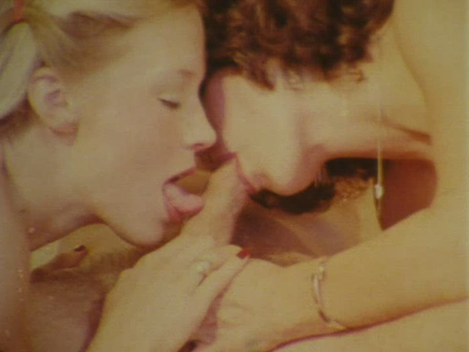 Blowjob Threesome Vintage gif