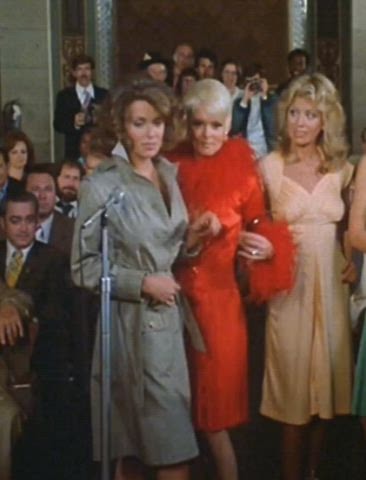 The Happy Hooker Goes To Washington (1977) - Pamela Zinszer