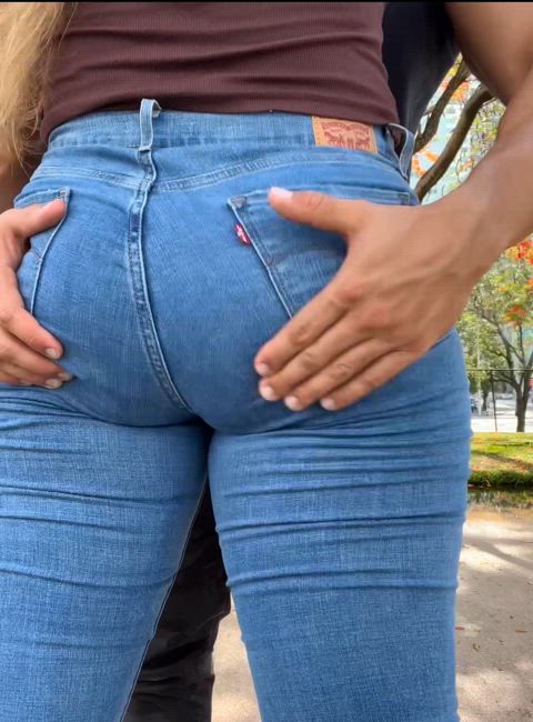 Levis Lapdance