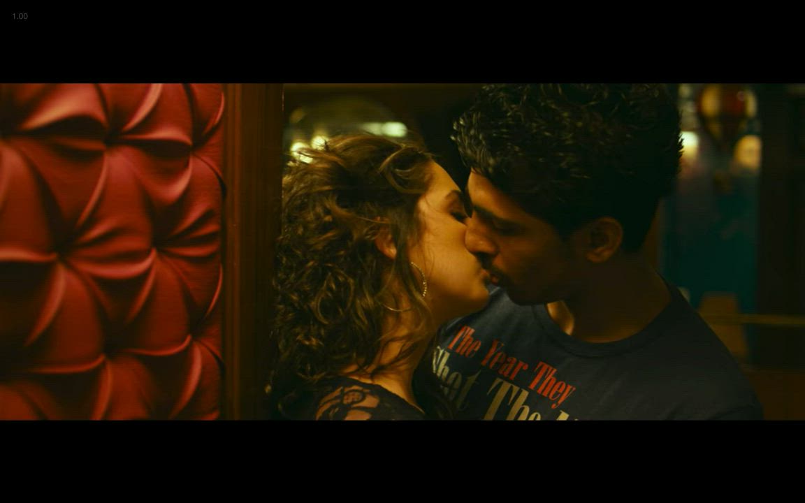 Shaitan kissing scene