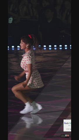 Twice - Jihyo and Mina Slo-mo