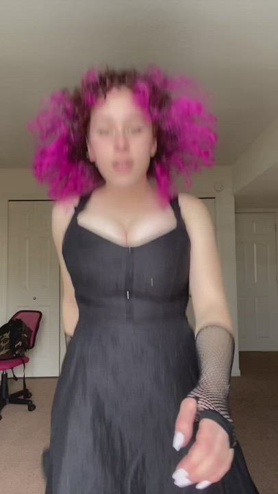 Bouncing Tits Cleavage Natural Tits gif