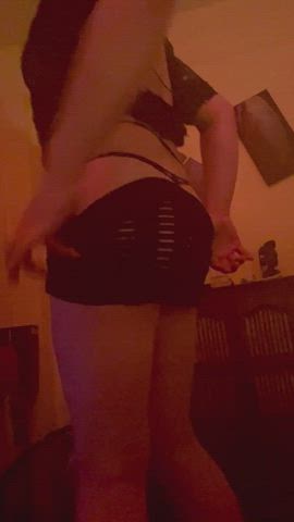 Amateur Bubble Butt Femboy Flashing Sissy gif