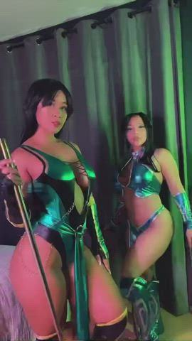 Choose Your Destiny (Kitana and Jade cosplay by Numi_r and Mishamai)