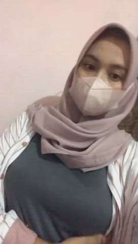 arab boobs hijab undressing gif