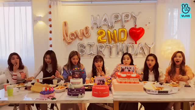 V LIVE - [드림캐쳐] 데뷔 2주년 V LIVE ? 16