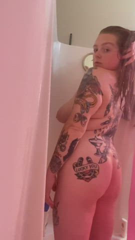 Calling all voyeurs - watch me shower and cum at 1pm EST [fet] [live] [cam]