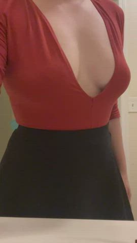 cleavage redhead skirt gif