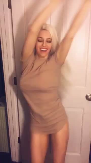 LauraSparkling aka SnapchatStoryteller / UnicornsParadise shaking her tits for a