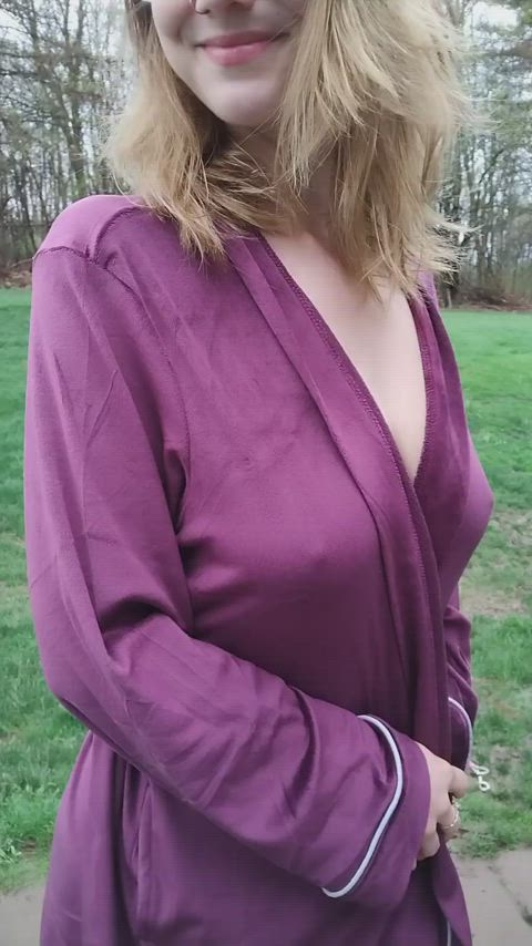 milf natural tits robe saggy tits tits gif