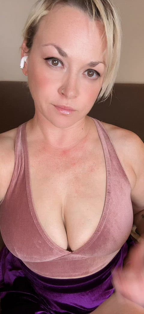 amateur big tits blonde boobs milf gif