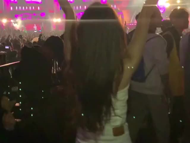 Kwon Byul - Dancing At The Concert