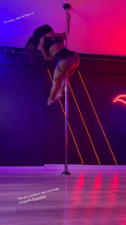 ass big ass big tits brazilian celebrity dancing muscular girl pole dance gif