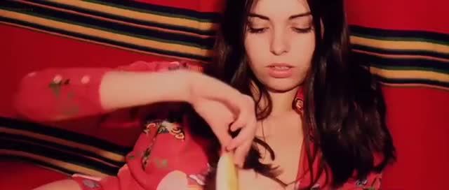 Lina Romay- Les nuits brûlantes de Linda (gif)