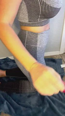 big tits gym milf masturbating pussy pussy lips pussy spread wife yoga pants gif