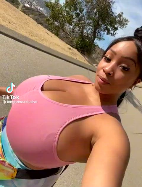 busty huge tits jiggling gif