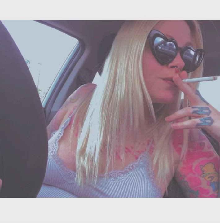 Blonde Natural Tits Pawg Smoking Thick gif