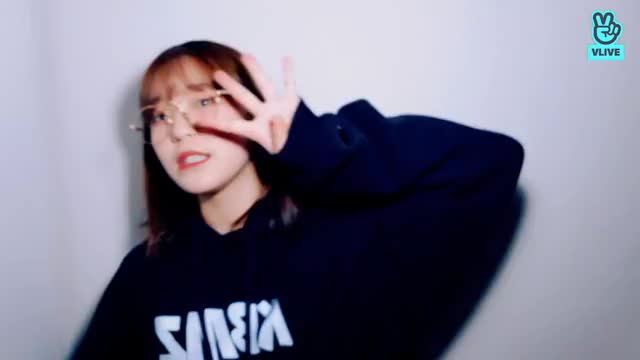 Jiheon jazz hands