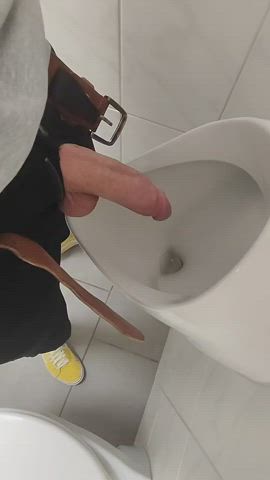 just a fat cock pissing, don't mind me