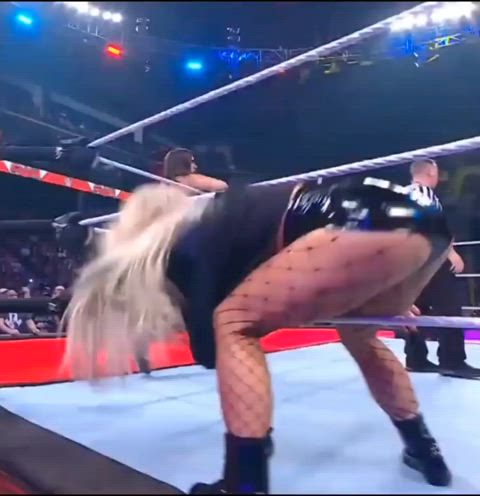 ass big ass blonde gif