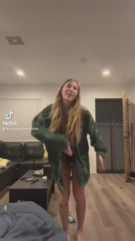 blonde bottomless flashing nipslip pawg teen tiktok tits gif