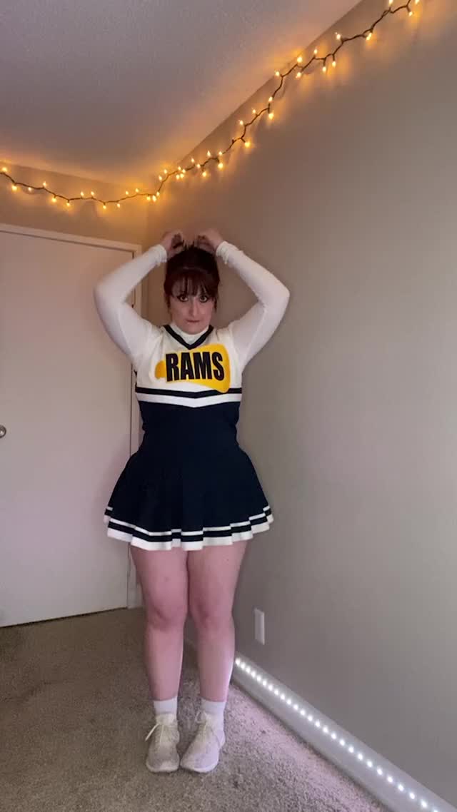 My 7th grade cheerleading uniform still fits