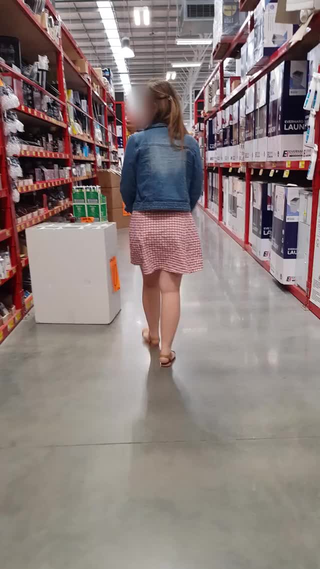 Being a little slut in the hardware store