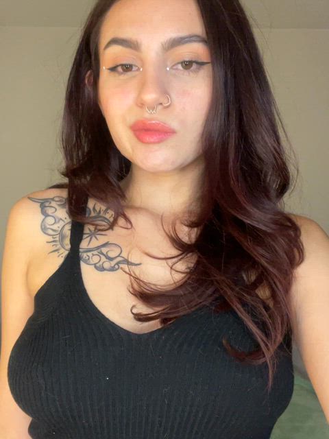 19 years old amateur brunette cute latina natural tits onlyfans petite teen top latinas