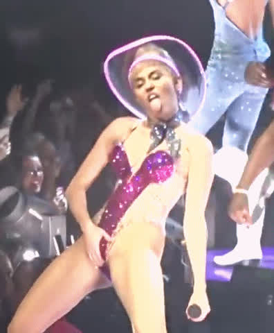 Clit Rubbing Miley Cyrus Pussy Rubbing gif