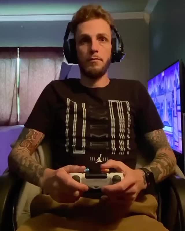 Gamer bro