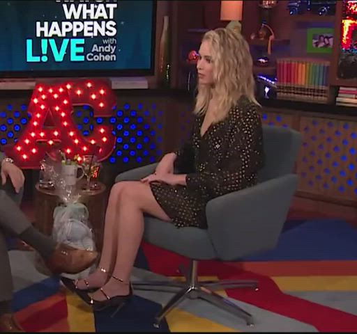 jennifer lawrence legs legs up gif