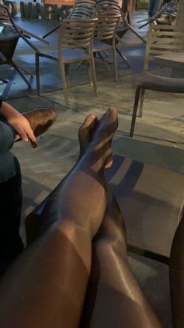 Office trouble: enjoying my nylon cladded legs in public