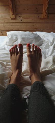 cute nails toes gif