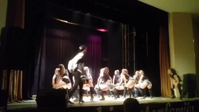 Talent Show Twerk performance