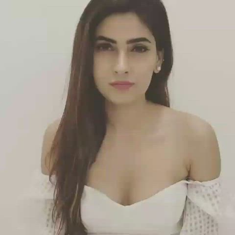 I loooove Karishma Sharma !! She's incredibly sexy and she knows it, and she uses